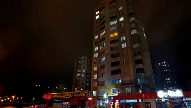 Apartmanın Çatısına Yıldırım Düştü: Olayın Sırrı ve Sonrası