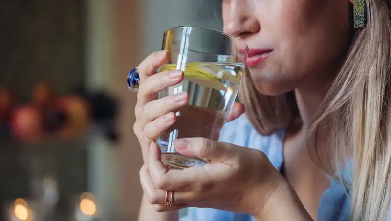 Harvardlı Uzmandan Çarpıcı Açıklama: Limonlu Su Sağlığımız İçin Ne Kadar Faydalı?