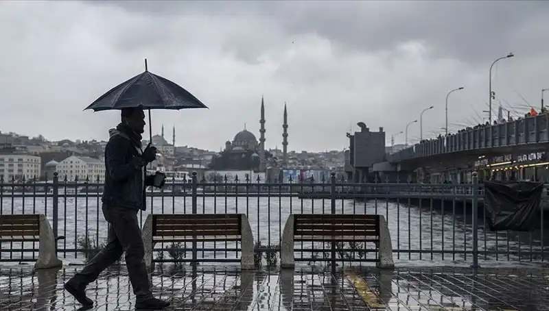 İstanbul'da Bahar Havası Yerini Kışa Bırakıyor: Yağmur ve Kar Uyarısı!