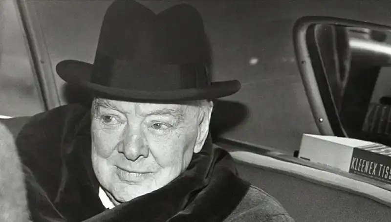 Tarihi Bekar Evi: Churchill’in Efsanevi Konutu 3,75 Milyon Sterline Satışta