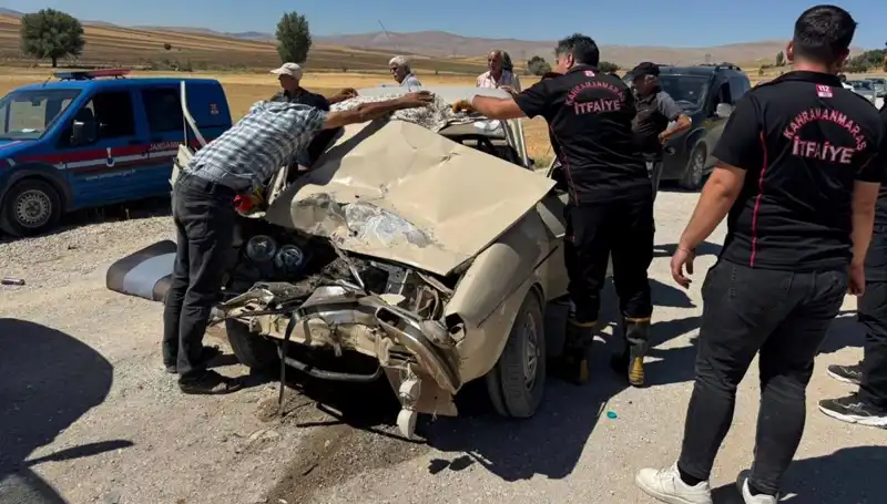 Kahramanmaraş’ta Kamyonet ve Otomobil Çarpıştı: Korkutan Kaza