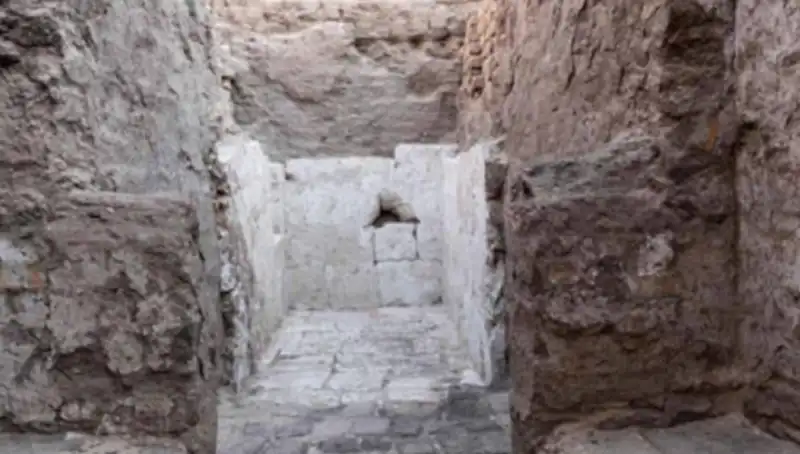 Mısır'da Tarihi Bir Keşif: 3.500 Yıl Öncesine Ait Kraliyet Mezarı Bulundu