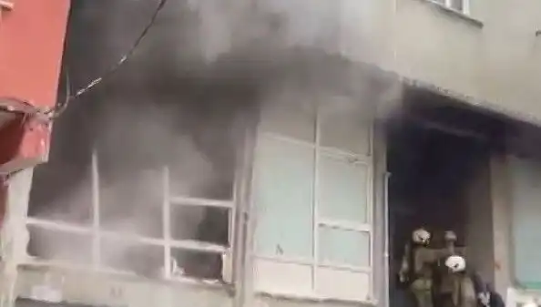 İstanbul'daki Beş Katlı Binada Yangın: Korku Dolu Anlar ve Sonrasındaki Gelişmeler