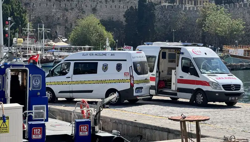 Antalya Kıyılarında Gizemli Bir Keşif: Denizde Erkek Cesedi Bulundu