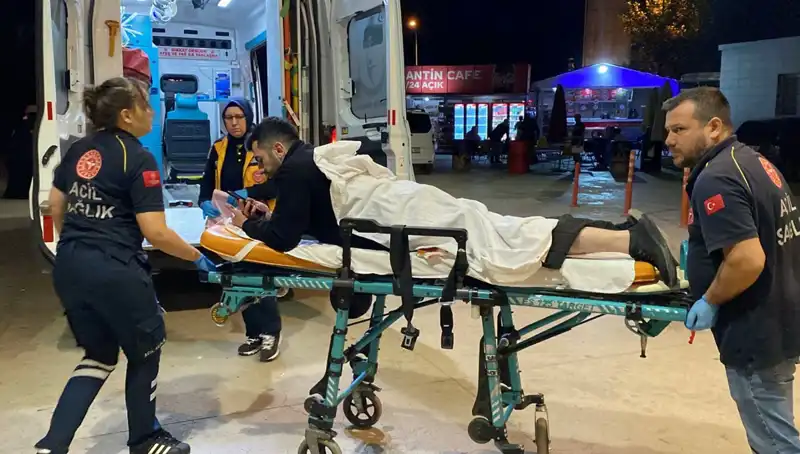 Kavga Eden Çiftçi, Uyarı Sonrası Bacağından Bıçaklandı