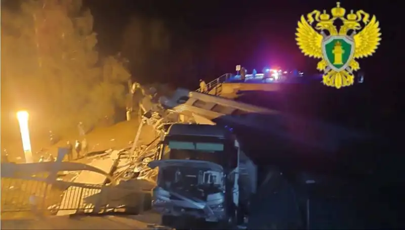 Rusya'da Köprü Çöktü: Tren Kazası Sonrası Acı Bilançolar