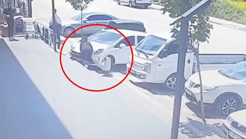Yalova'da Lise Öğrencisi Araç Altında Kaldı: Fren Yerine Gaz Bastı