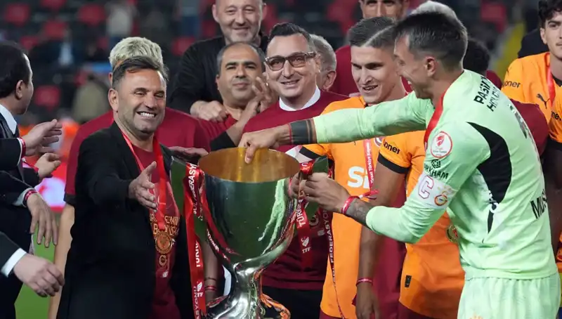 Okan Buruk’tan Galatasaray İçin Yenilmezlik Hedefi: “Şampiyon Olmak İçin Buradayız!”