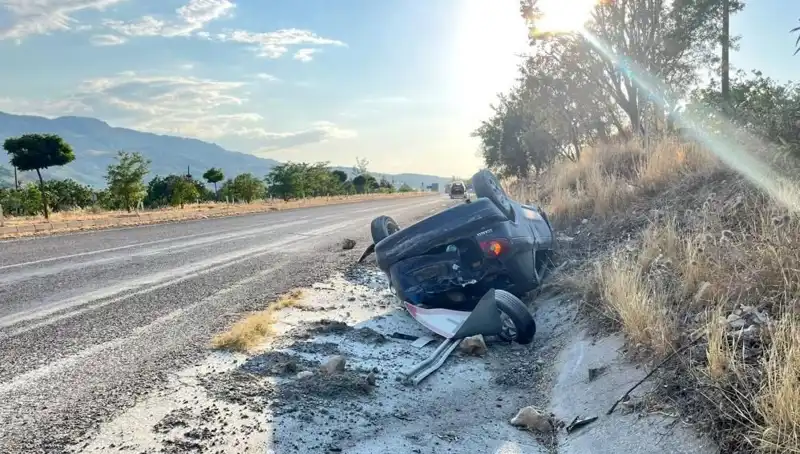 Adıyaman'da Otomobil Kazası: Korkunç Takla Atma Anları Güvenlik Kameralarına Yansıdı
