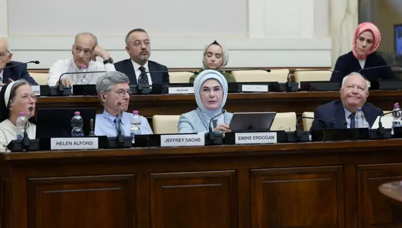 Emine Erdoğan'dan Vatikan'da "Dünya 5'ten Büyüktür" vurgusu: Küresel Barış İçin Çözüm Önerileri