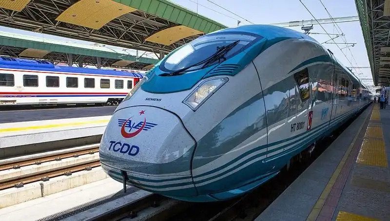 TCDD, Yeni Tren Makinistleri İçin 140 Kursiyer Alacak: Başvuru Süreci ve Şartları