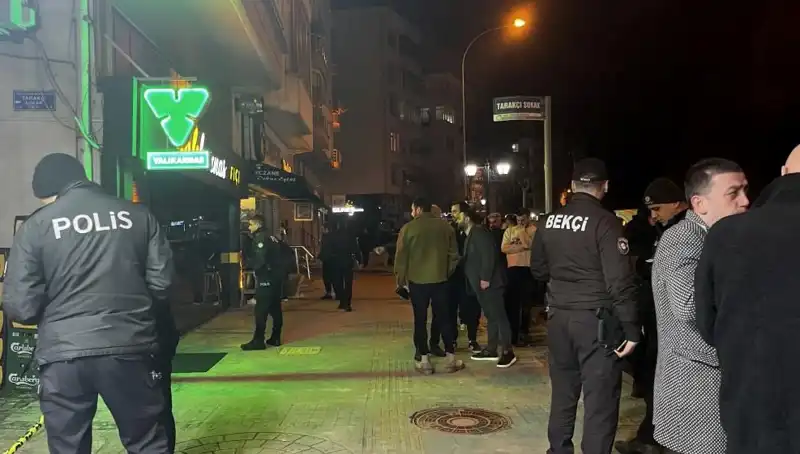 Eğlence Mekanında Silahlı Saldırı: Hayatlar Tehlikede!
