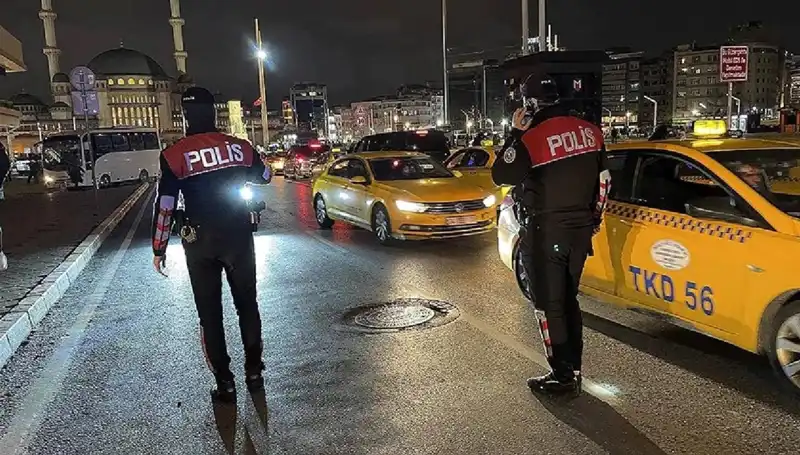 Huzur İstanbul Uygulaması: Bir Gecede 873 Kişi Gözaltına Alındı