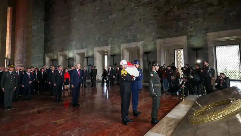 Anıtkabir’de Devlet Erkanının Etkileyici Anma Töreni