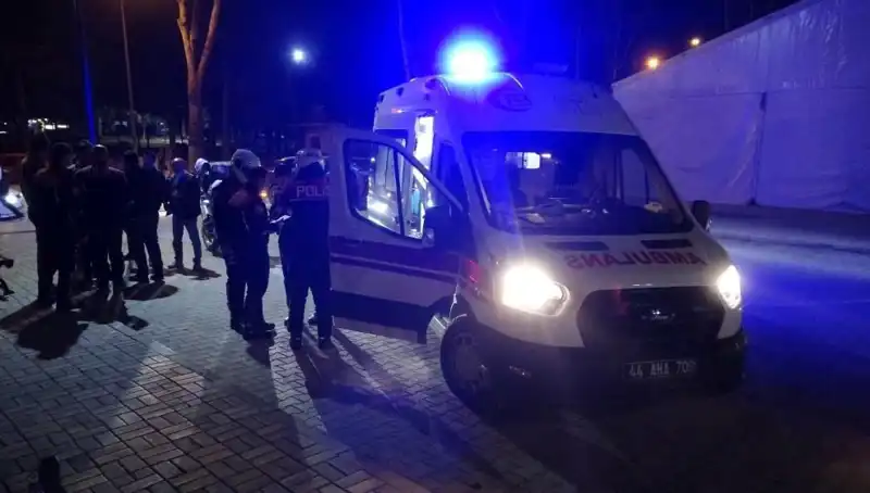 Parkta Silahlı Kavga! İki Grubu Sarsan Olay Nedir?