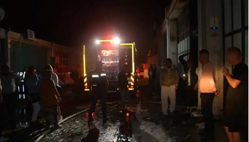 Gözlük Fabrikasında Patlayan Yangın: Büyük Panic ve Komşu Belediyelere Hızlı Müdahale!