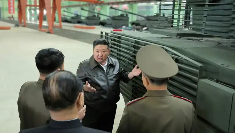 Kuzey Kore Lideri Kim Jong-un'dan Tarihi Çağrı: "Modern Savaş İçin Daha Fazla Üretin!"