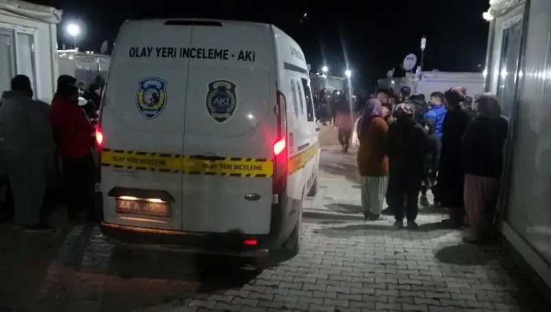 Husumetli İki Aile Arasında Korkunç Kavga: Kan Aktı!