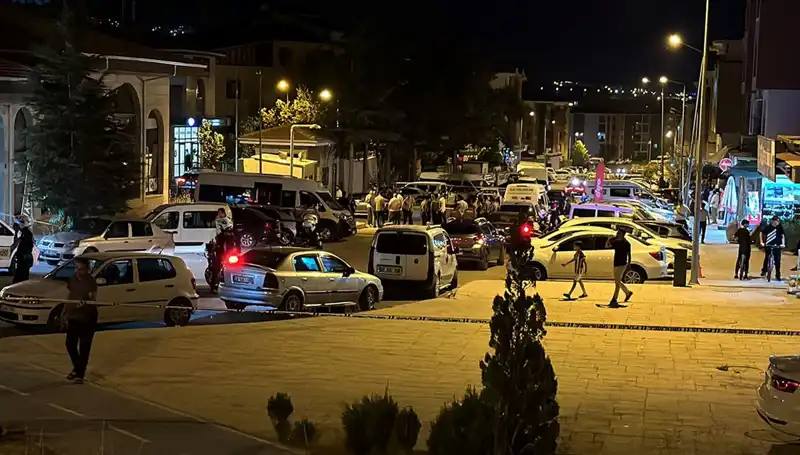 İki Aile Arasında Çıkan Kavgada 1'i Ağır, 3 Yaralı!