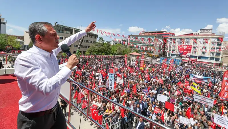 Özgür Özel'den Çarpıcı Açıklama: "Silah Bırakılsın" Çağrısı!