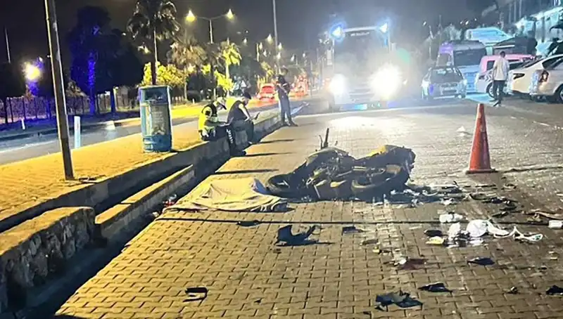 Alanya'da Korkutan Motosiklet Kazası: Yoldaki Kaza Sonrası Hayatın Sesi Kısıldı