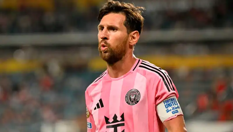 Messi'nin Efsanevi Dönüşü: İlk Maçında Beraberlik ve Şanssızlık COVID-19'un Gölgesinde