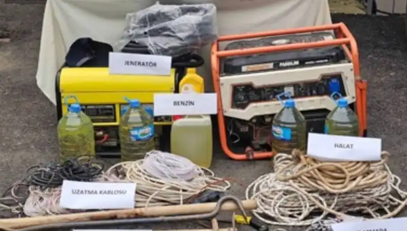 Kaçak Kazı ve Uyuşturucu Operasyonunda 9 Şüpheli Yakalandı: Detaylar Şaşırtıyor