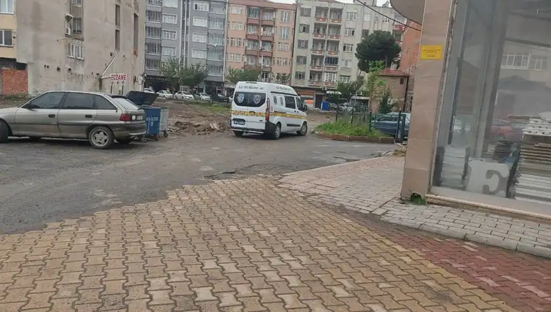 4'üncü Kattan Düşen Kadın Hayatını Kaybetme Tehlikesiyle Karşı Karşıya