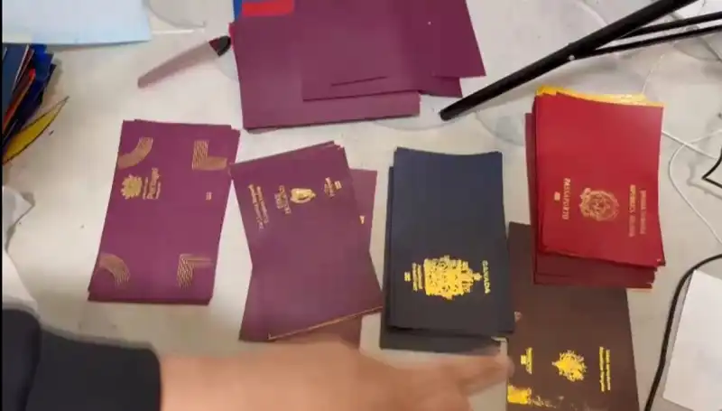 Sahte Pasaport, Vize ve Ehliyet Üreticilerine Büyük Operasyon: Detaylar Ortaya Çıktı