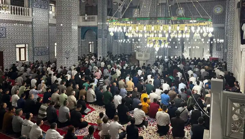 Iğdır'da İlk Bayram Namazı Coşku İçinde Kutlandı: Gelenekler Yaşatıldı